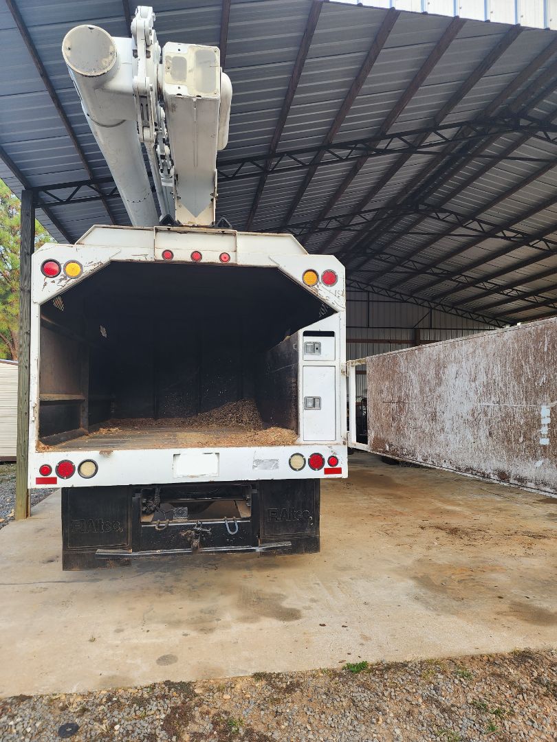 2011 ALTEC LRV 56 - Image 13
